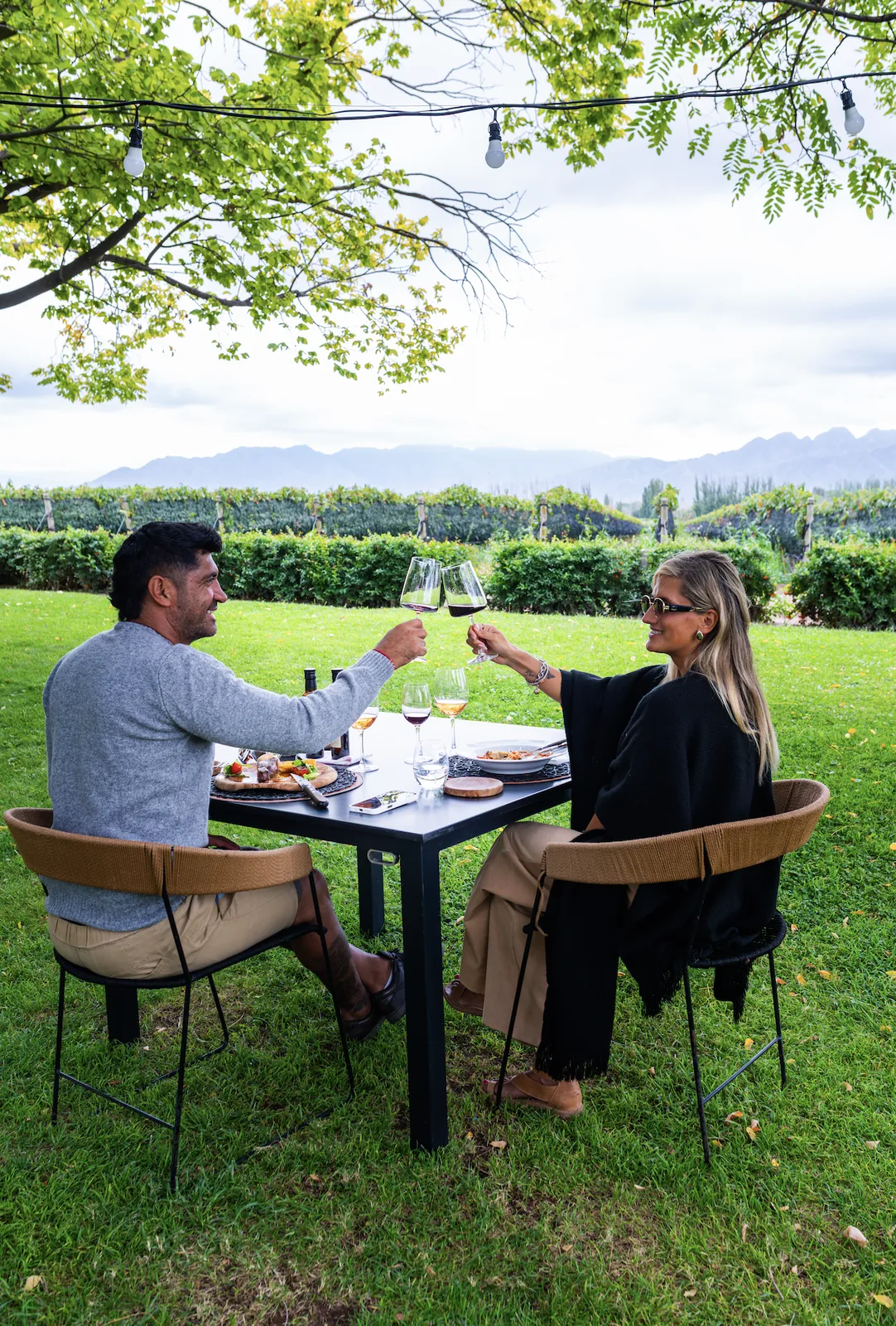 Almuerzo entre viñedos en Finca Bandini, cocina mendocina en Luján de Cuyo, Mendoza